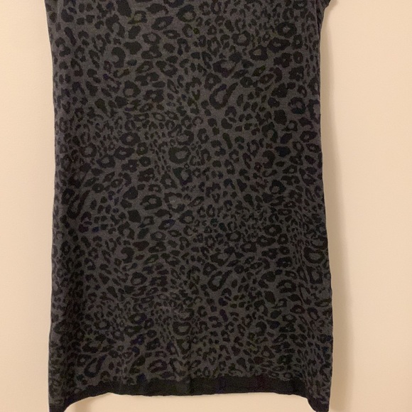 Mac & Jac leopard print, short sleeve, knitted dress, Size M - Picture 5 of 11